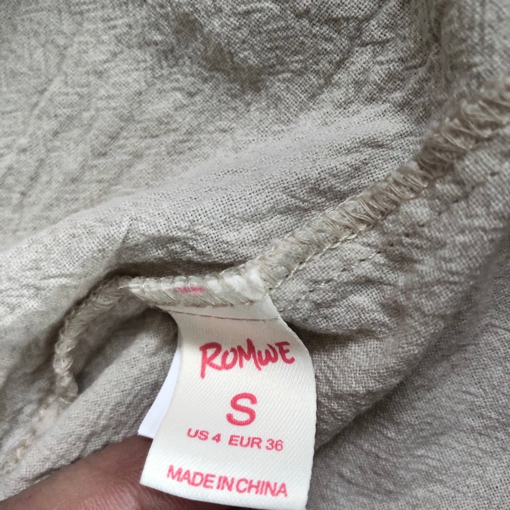 Cream Ruffle shorts - Picture 5 of 6